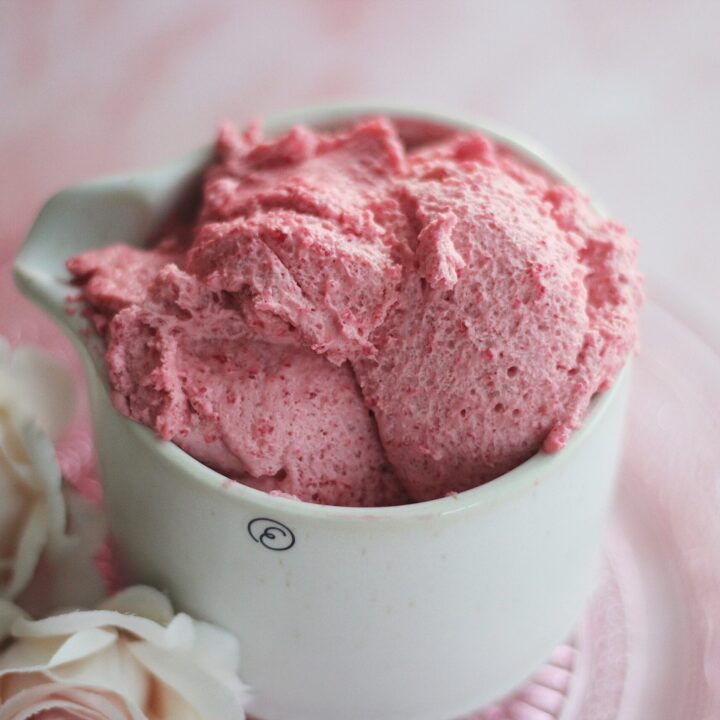 Hallonmousse